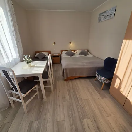 Apartamenty I Pokoje Sosnowa 4 Debki