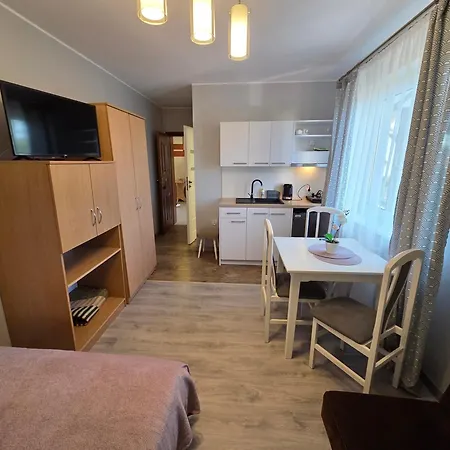 Apartamenty I Pokoje Sosnowa 4 Debki